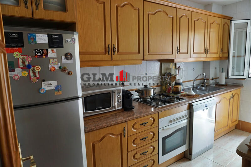 4 спальная комната квартира продается