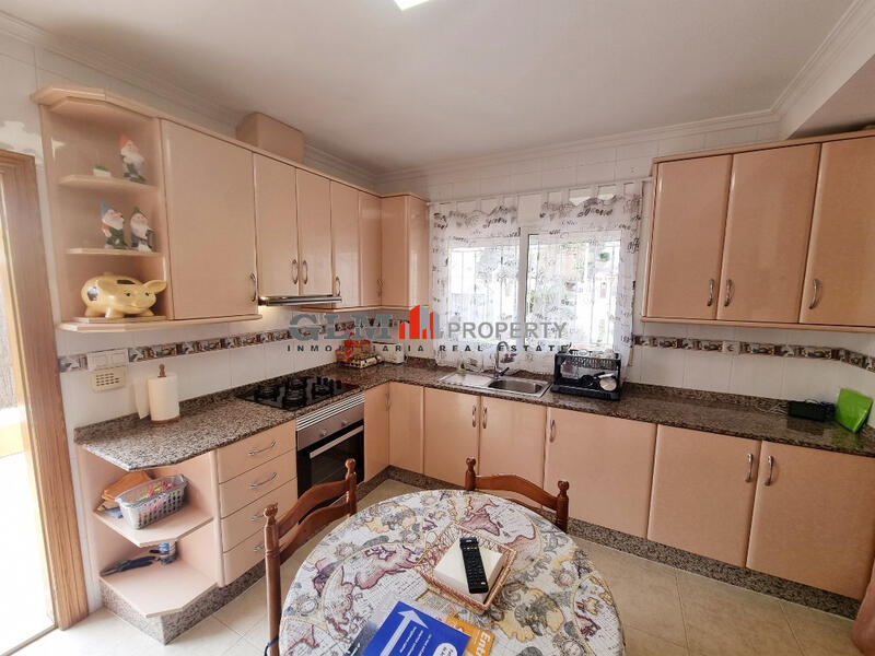 3 спальная комната квартира продается