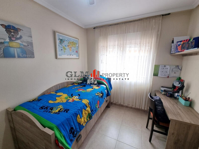 3 спальная комната квартира продается