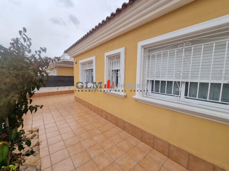 3 спальная комната квартира продается