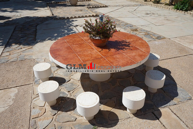 4 bedroom Apartment for sale