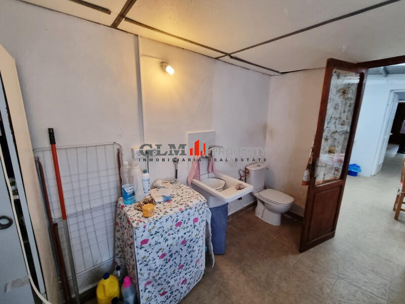 4 bedroom Apartment for sale