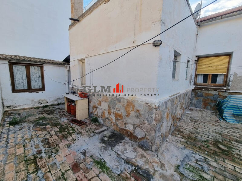 4 bedroom Apartment for sale