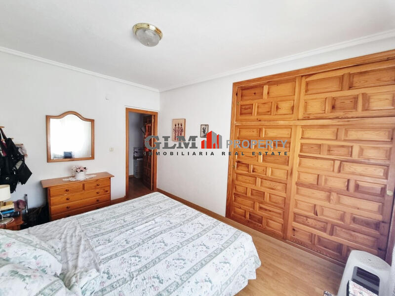 8 bedroom Apartment for sale