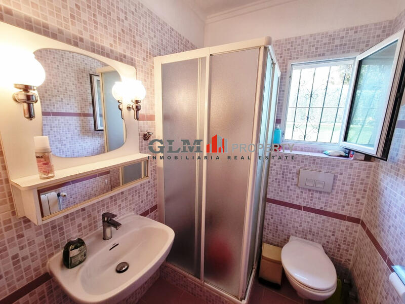 8 bedroom Apartment for sale