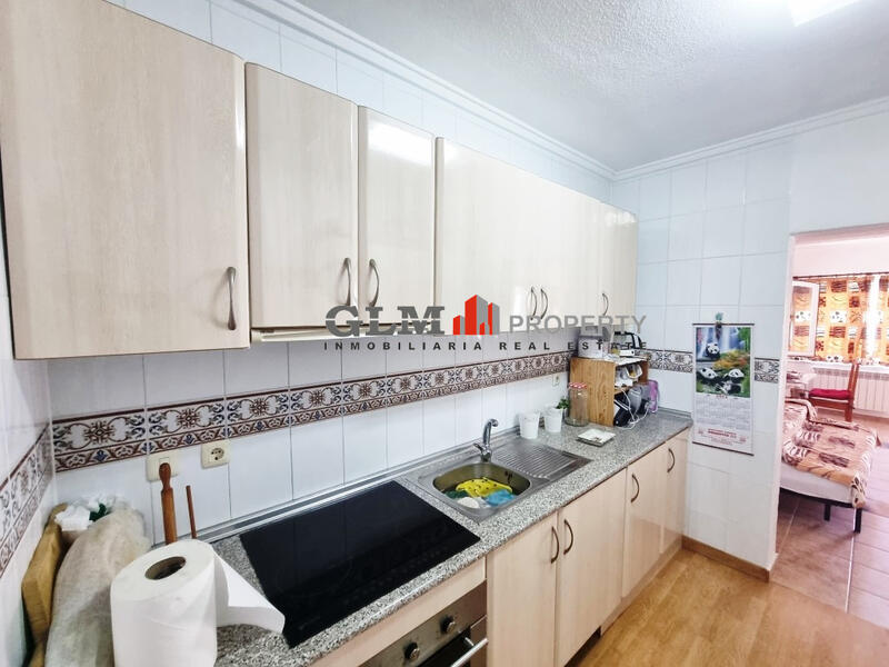 8 bedroom Apartment for sale