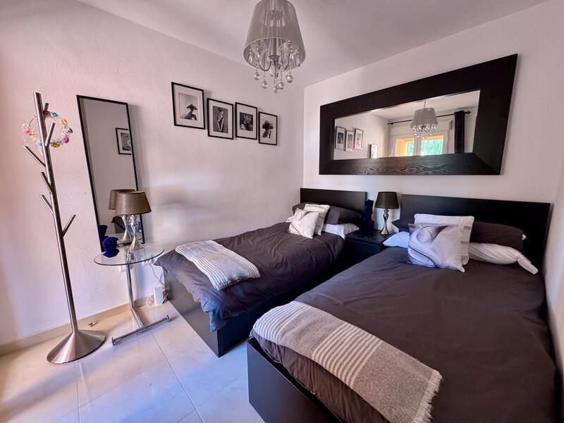 2 slaapkamer Appartement Te koop 2 slaapkamer Appartement Te koop