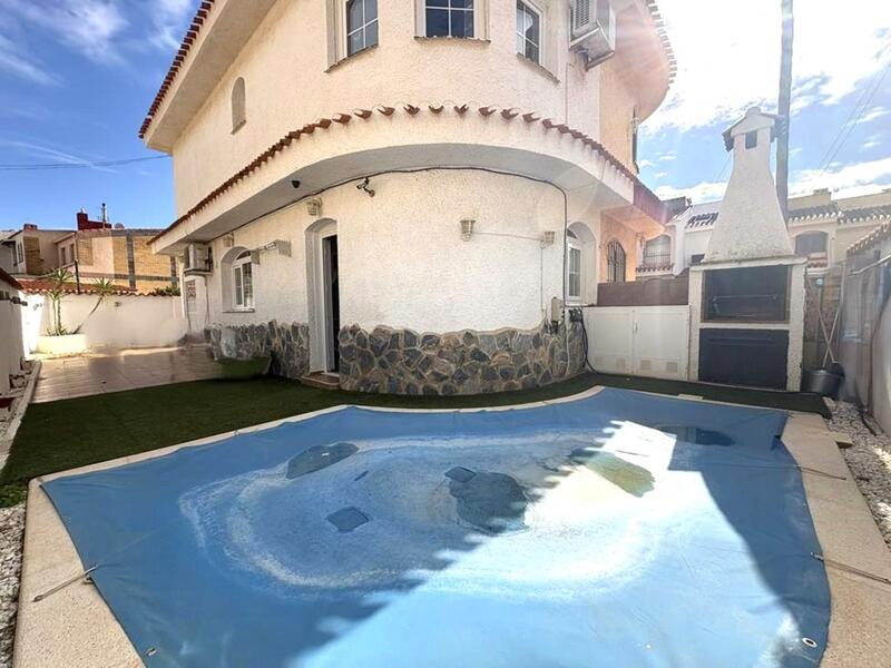 2 bedroom Townhouse for sale