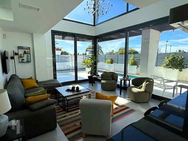 4 Cuarto Villa en venta