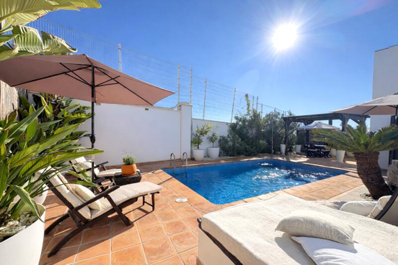 3 спальная комната вилла продается