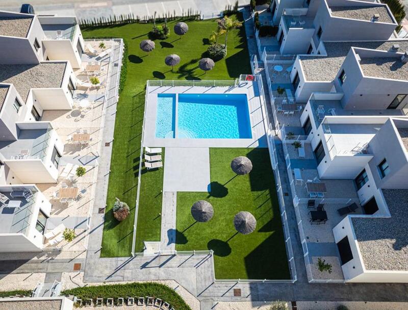 2 bedroom Townhouse for sale