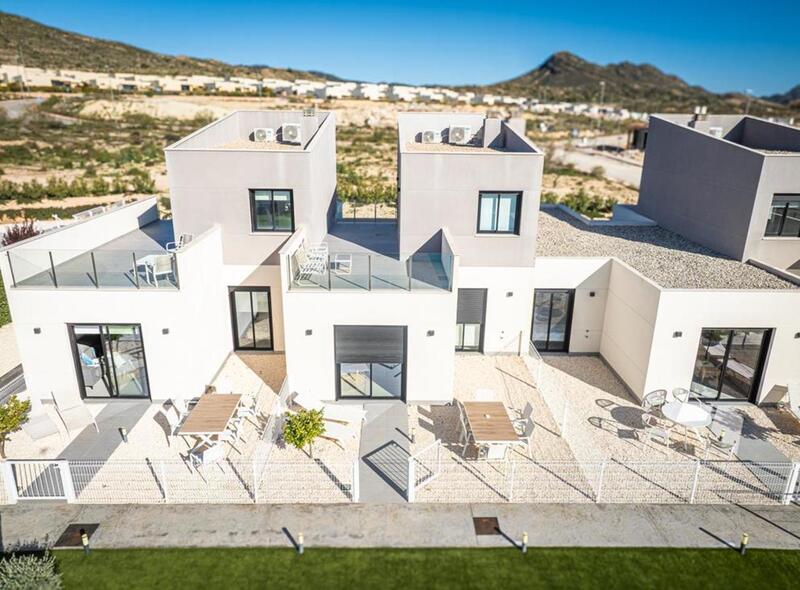 2 bedroom Townhouse for sale