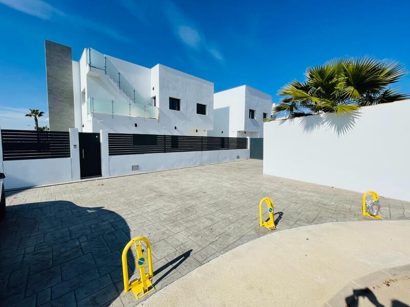 5 Cuarto Villa en venta