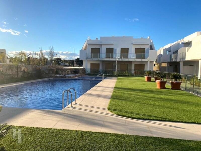 квартира продается в Pilar de la Horadada, Alicante