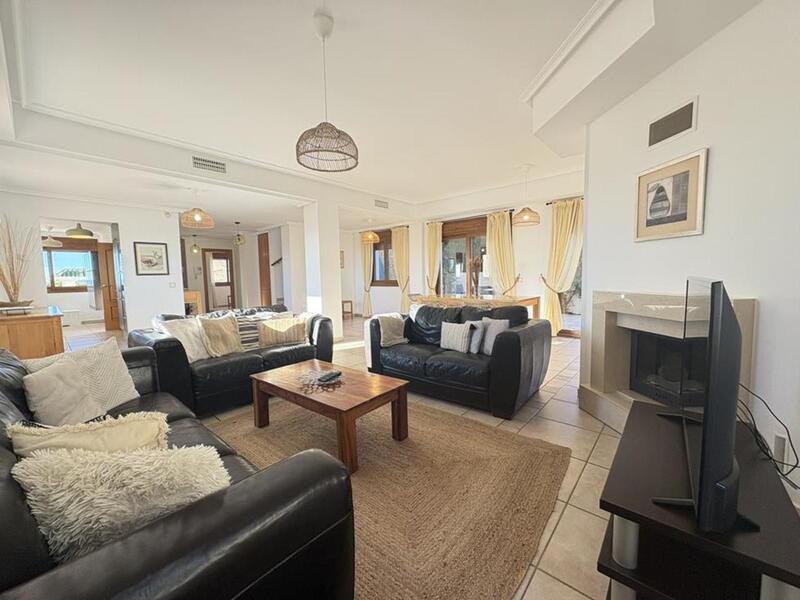 4 slaapkamer Villa Te koop 4 slaapkamer Villa Te koop