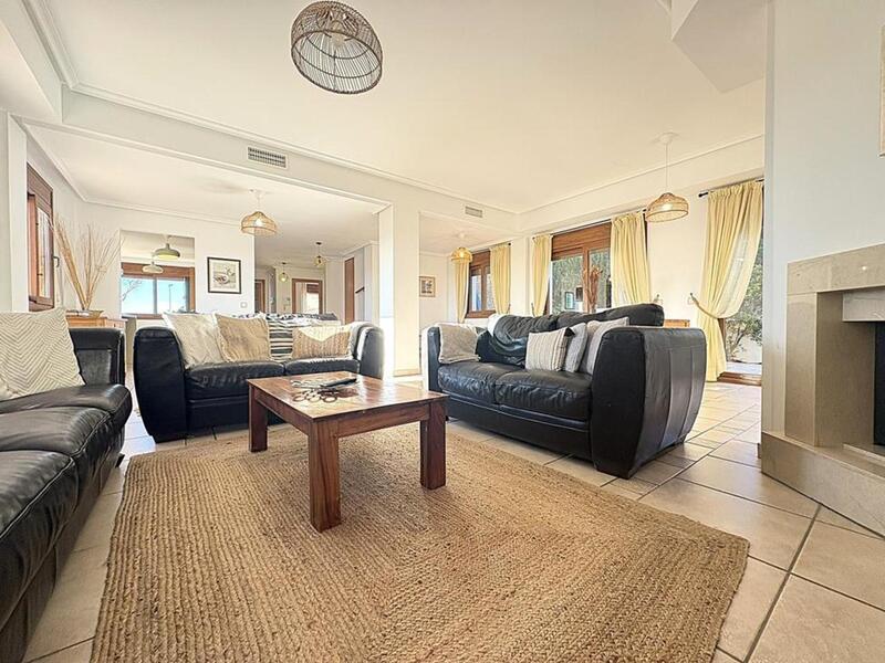 4 slaapkamer Villa Te koop 4 slaapkamer Villa Te koop