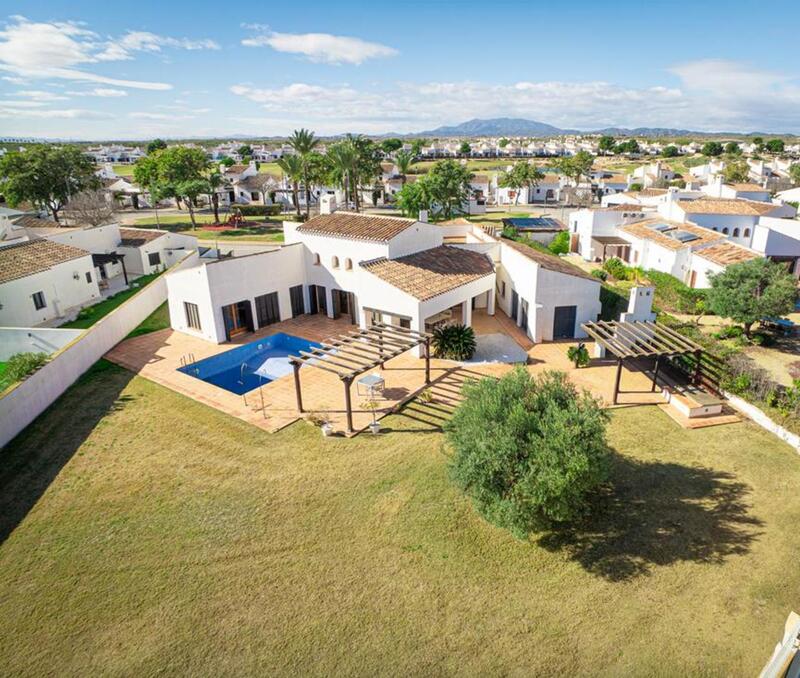 5 slaapkamer Villa Te koop 5 slaapkamer Villa Te koop