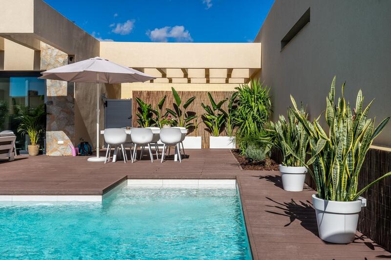 2 спальная комната вилла продается