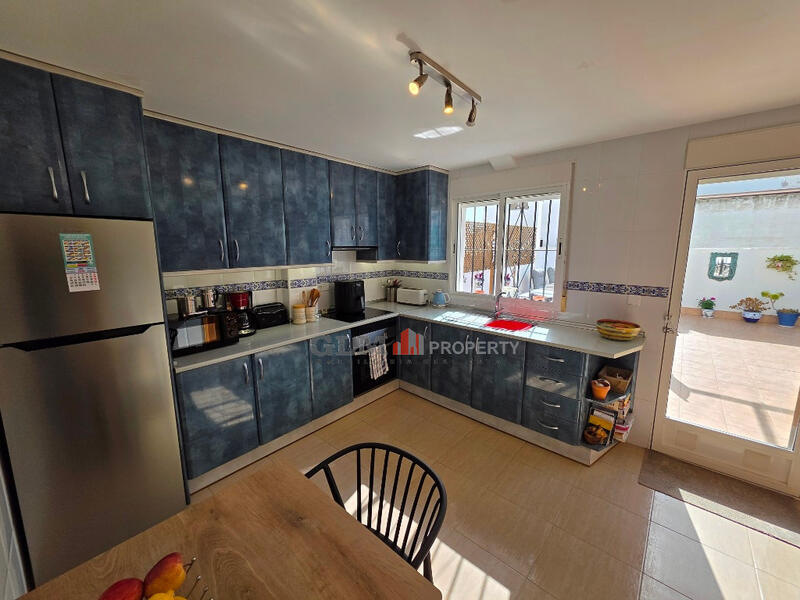 3 bedroom Apartment for sale