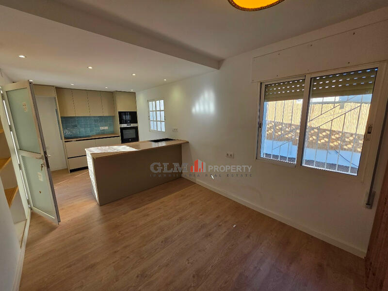 4 bedroom Apartment for sale