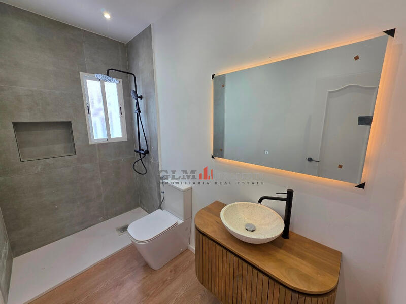 4 bedroom Apartment for sale