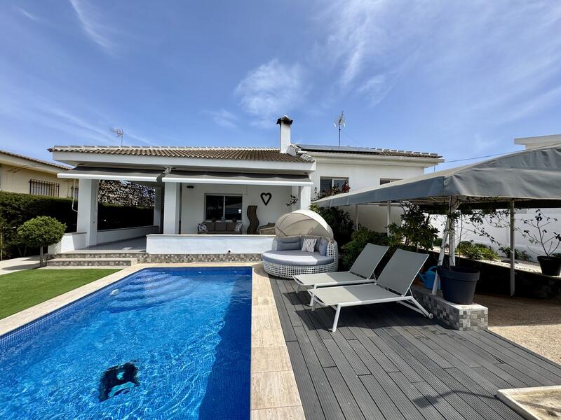 Villa til salgs i Mar de Cristal, Murcia