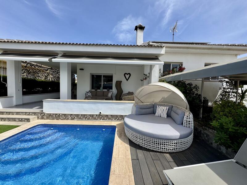 4 bedroom Villa for sale