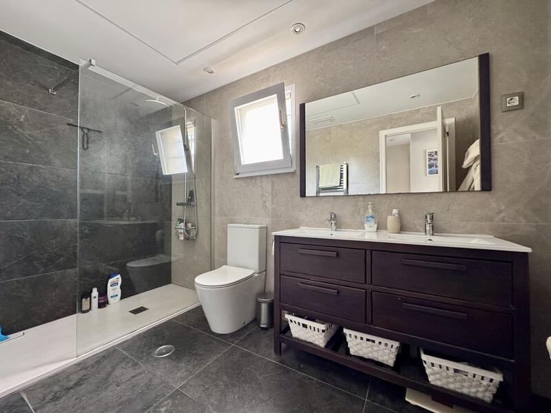 4 bedroom Villa for sale