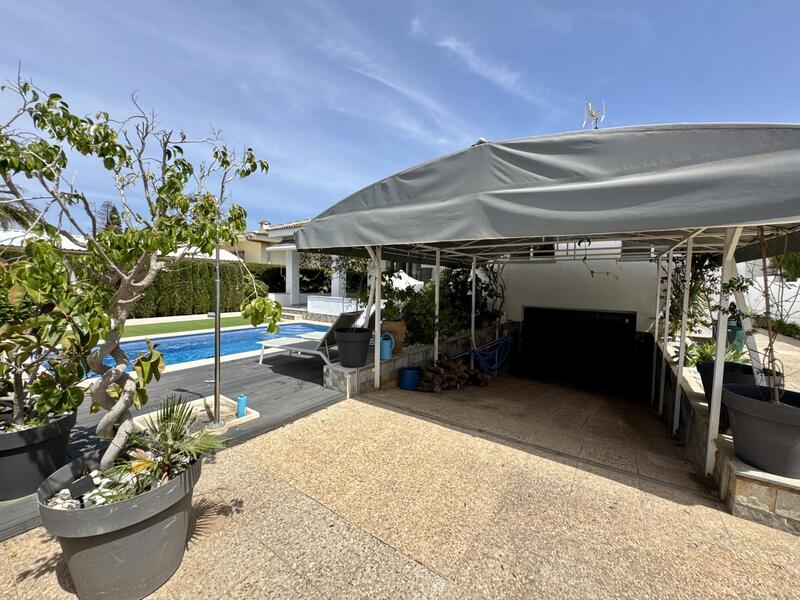 4 bedroom Villa for sale