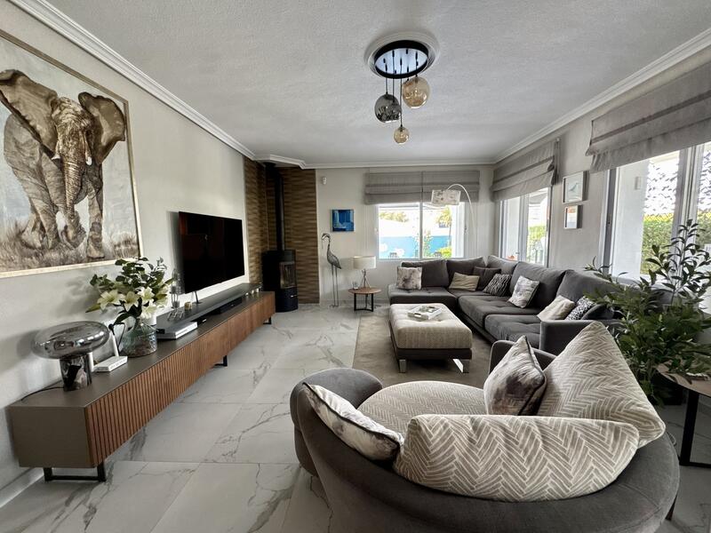 4 bedroom Villa for sale