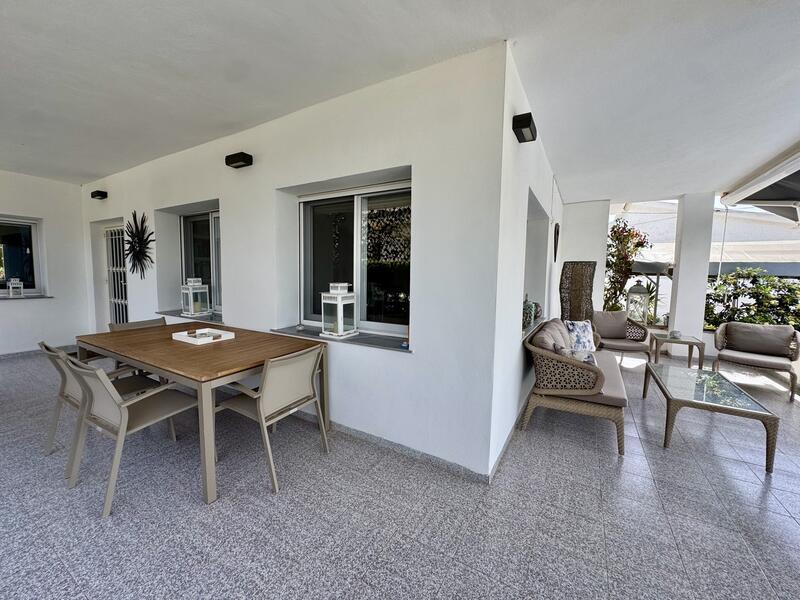 4 soverom Villa til salgs 4 soverom Villa til salgs