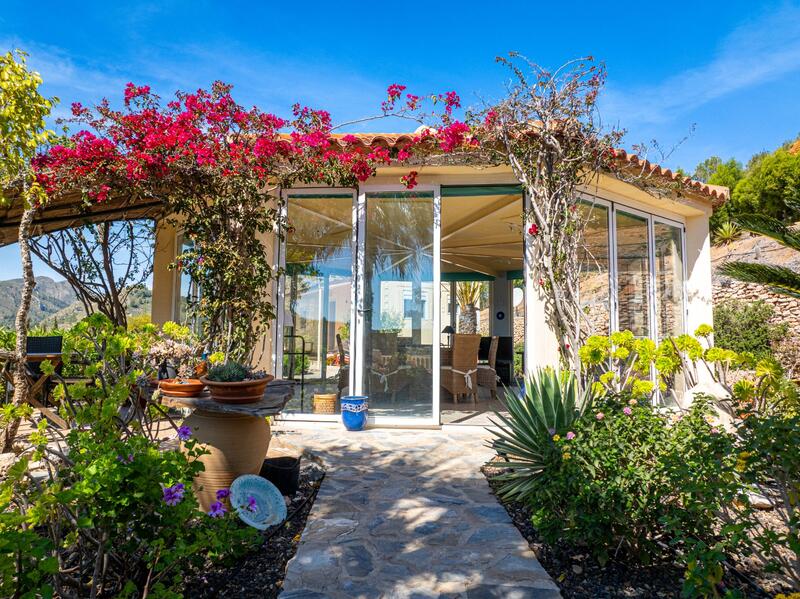 4 bedroom Villa for sale