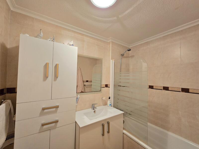 2 slaapkamer Appartement Te koop 2 slaapkamer Appartement Te koop