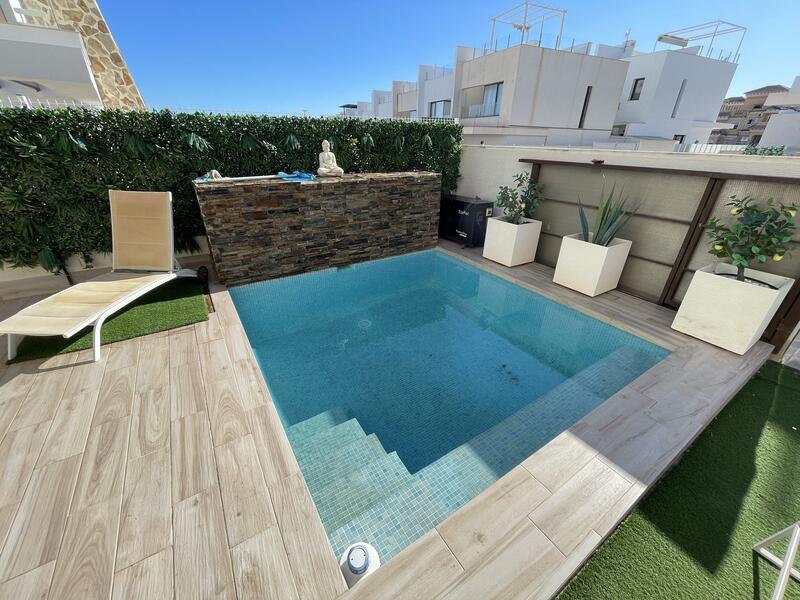 2 slaapkamer Villa Te koop 2 slaapkamer Villa Te koop