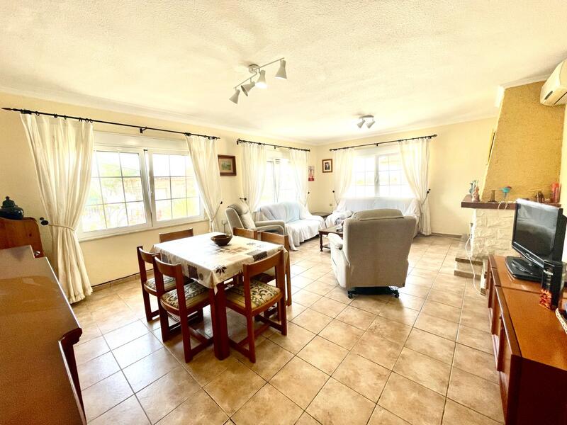 4 Cuarto Villa en venta