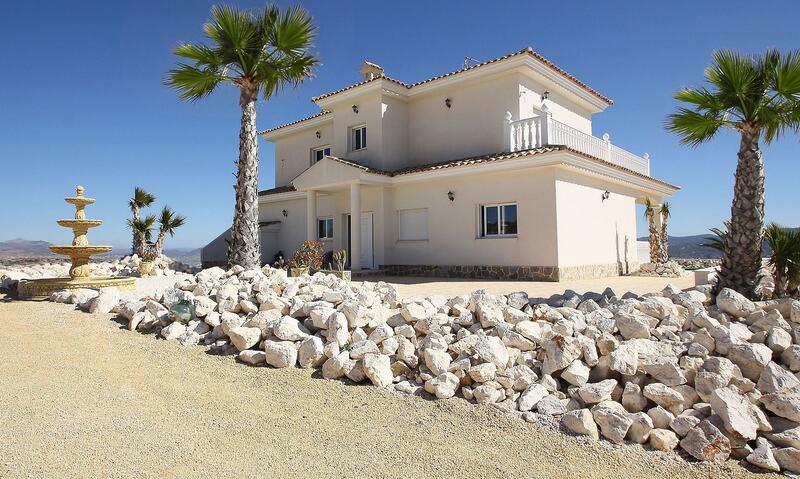 Villa for sale in Pinoso, Alicante Villa for sale in Pinoso, Alicante