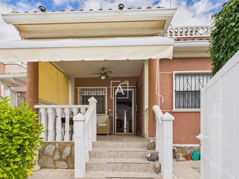 Villa zu verkaufen in Pinar de Campoverde, Alicante