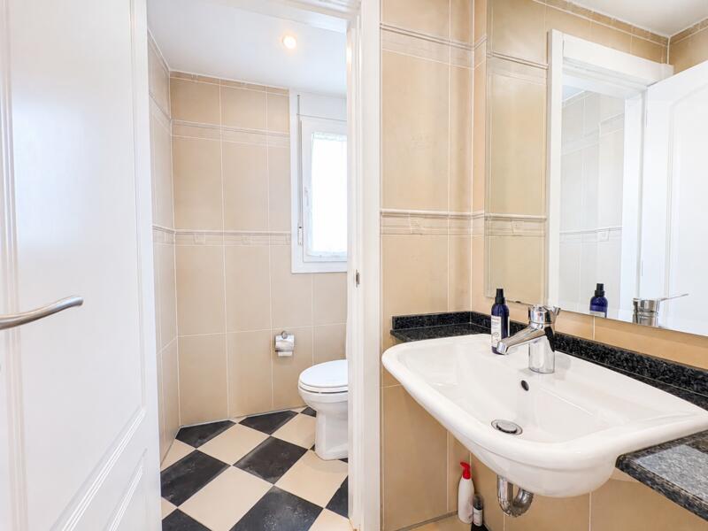 2 slaapkamer Appartement Te koop 2 slaapkamer Appartement Te koop