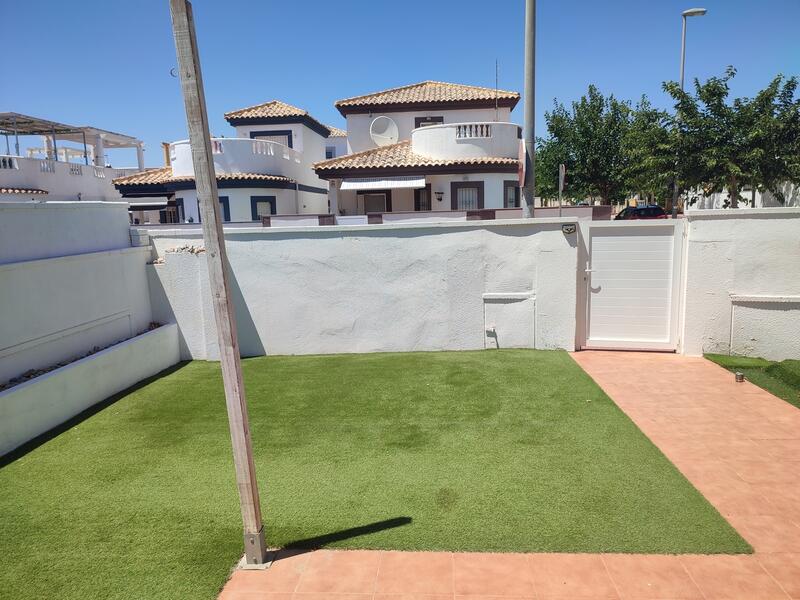 2 slaapkamer Villa Te koop 2 slaapkamer Villa Te koop