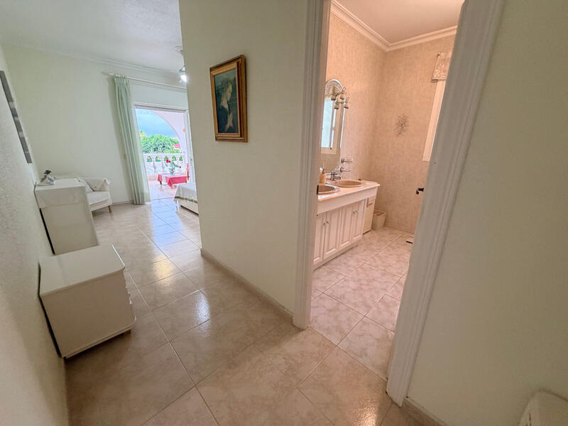 5 Schlafzimmer Villa zu verkaufen 5 Schlafzimmer Villa zu verkaufen