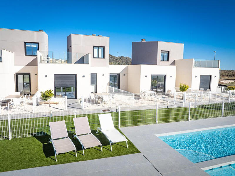 2 bedroom Townhouse for sale