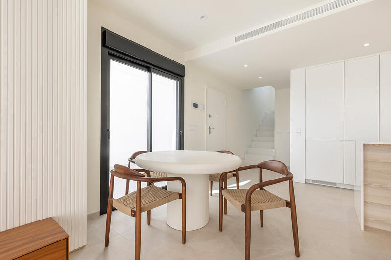 2 slaapkamer Villa Te koop 2 slaapkamer Villa Te koop