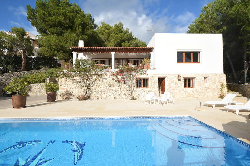Villa zu verkaufen in Cala Portinax, Ibiza