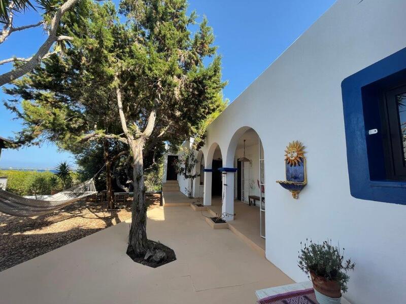 4 bedroom Country House for sale