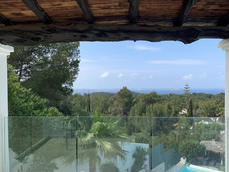 Villa til salg i Cala Portinax, Ibiza