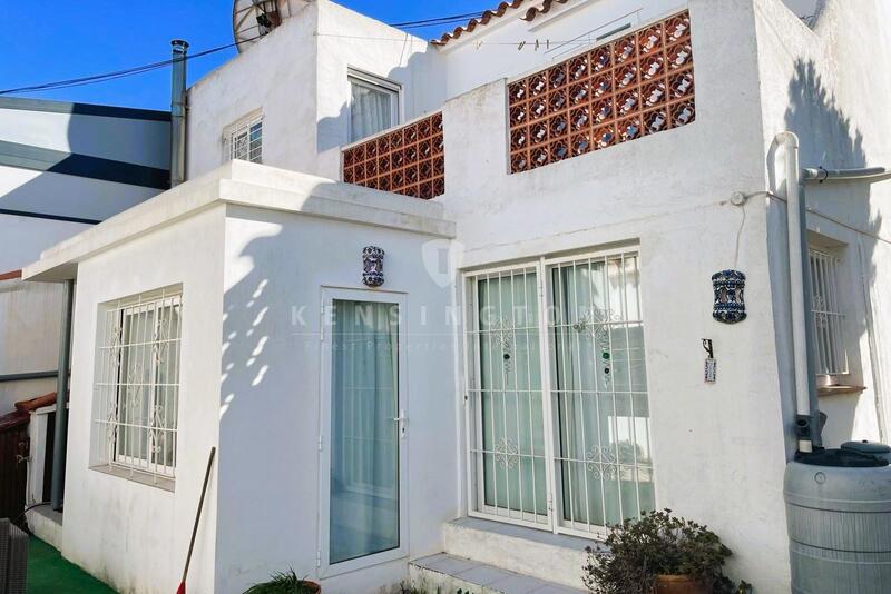 Stadthaus zu verkaufen in La Siesta, Ibiza