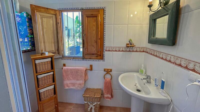 3 bedroom Country House for sale