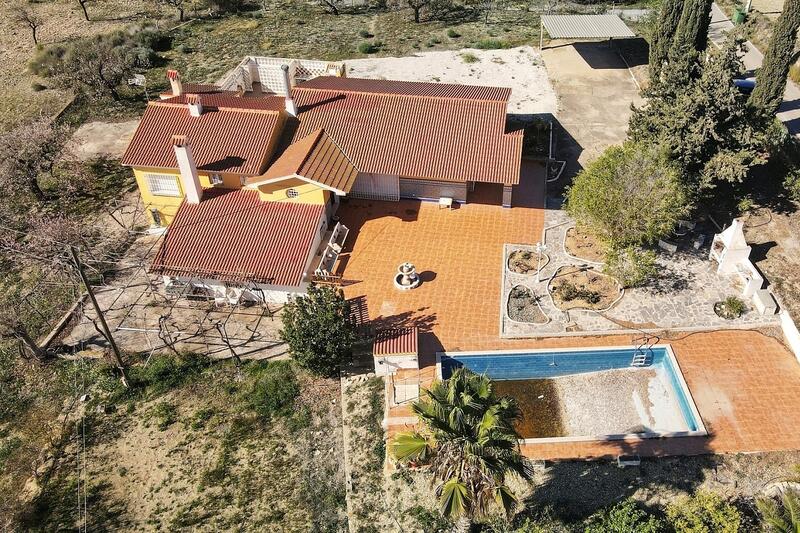 3 спальная комната вилла продается