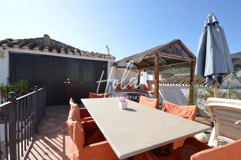 3 bedroom Townhouse for sale