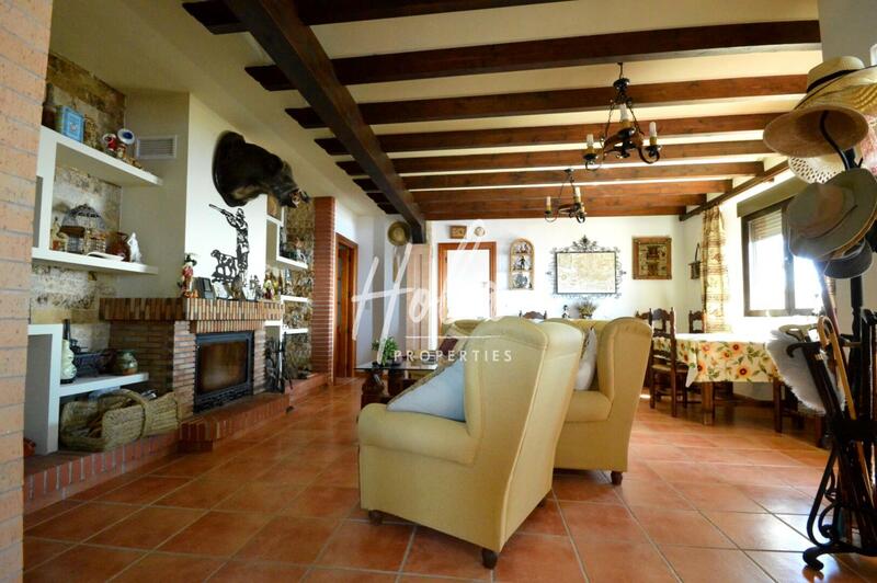 6 bedroom Country House for sale